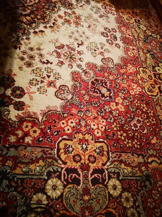 Ръчно тъкан персийски килим