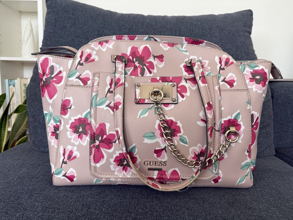 Дамска чанта Guess