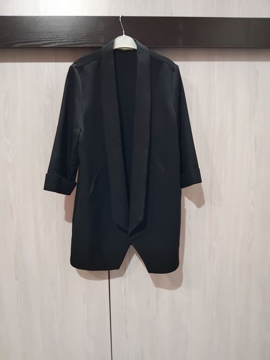 Чёрный костюм...