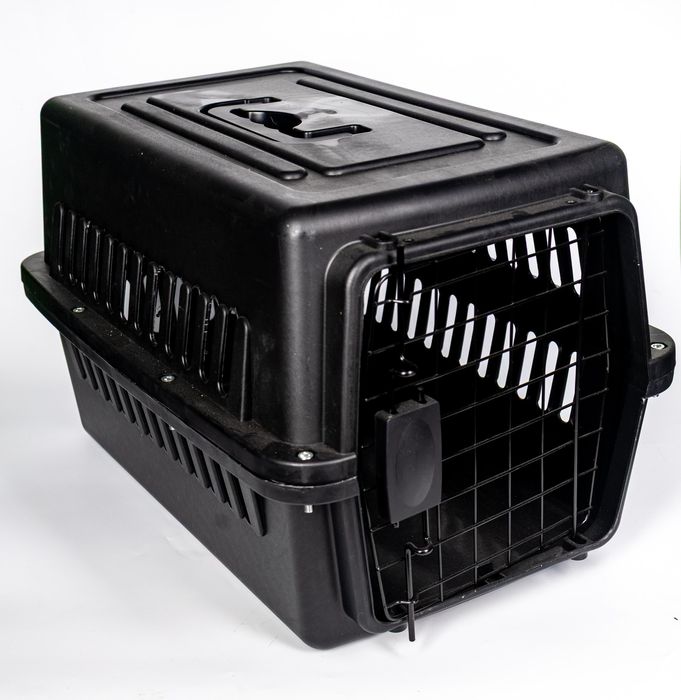 Переноска с металлической дверцей