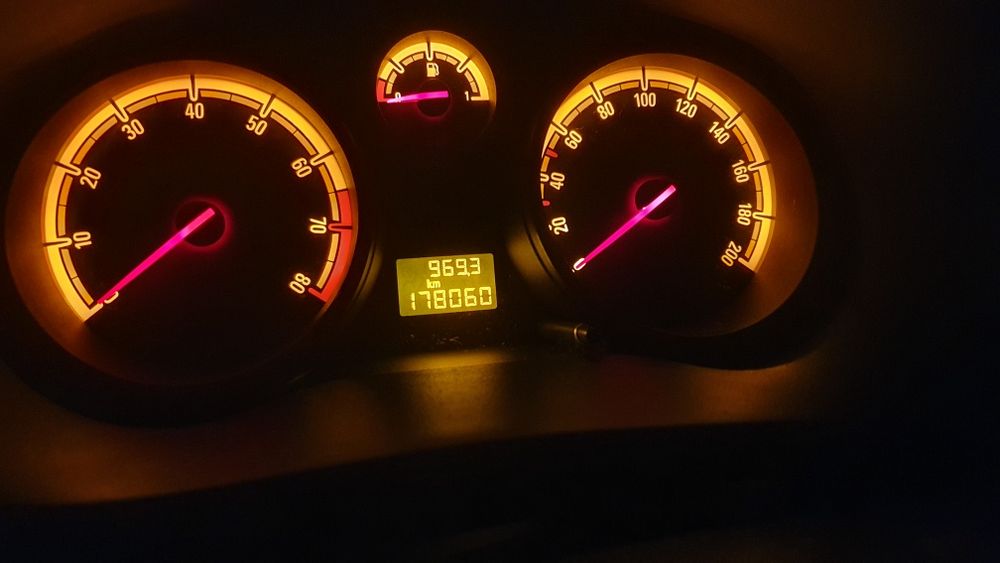 Vand Opel Corsa D 1.2 benzina + GPL an 2008