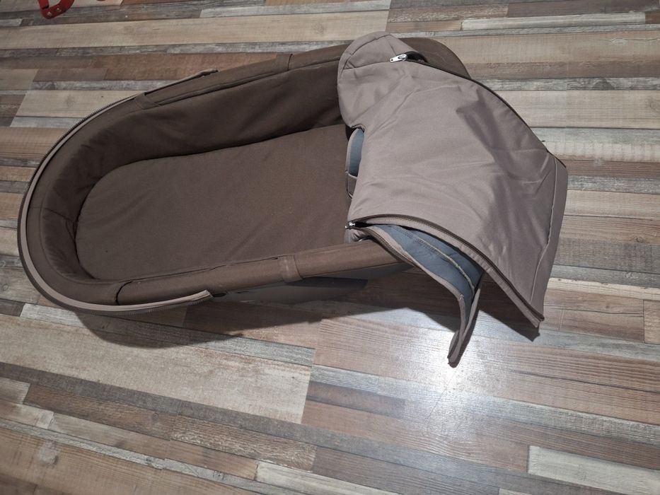 Vând landou,partea sport și scoica stokke , și alte accesorii!