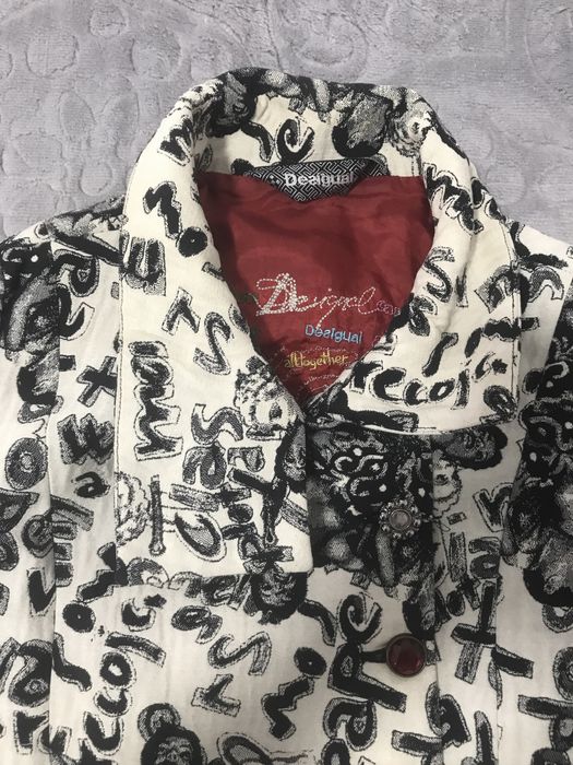 Palton Desigual purtat