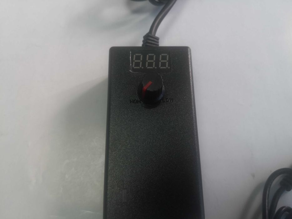 Alimentator reglabil 3V - 12V de 2A