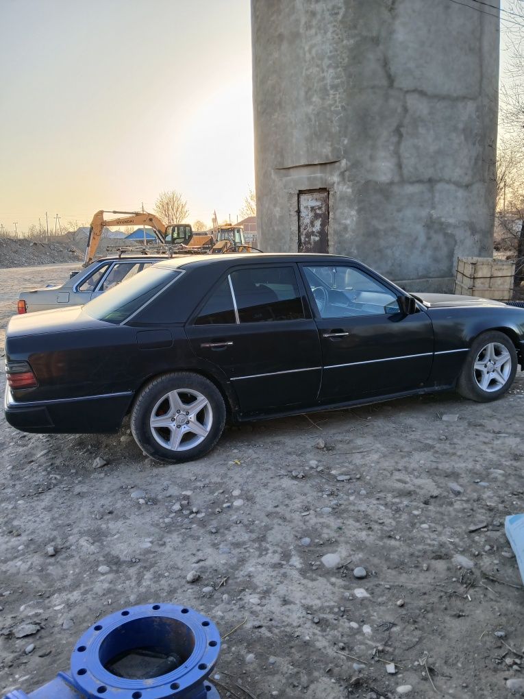 продам мерседес124 на ходу
