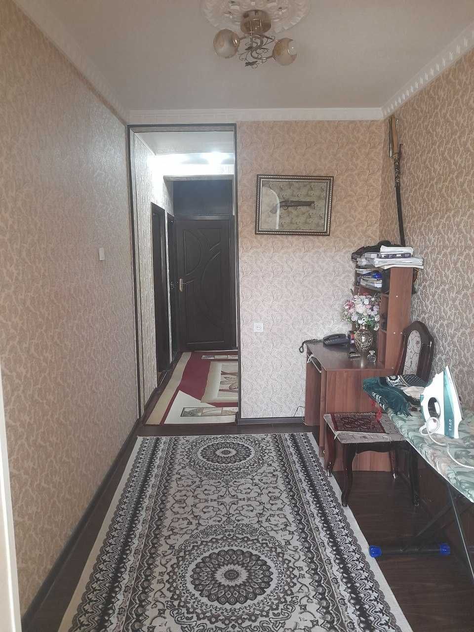 Uy sotiladi, kvartira 3 xonali, Yunusobod 18 kv 2 etaj