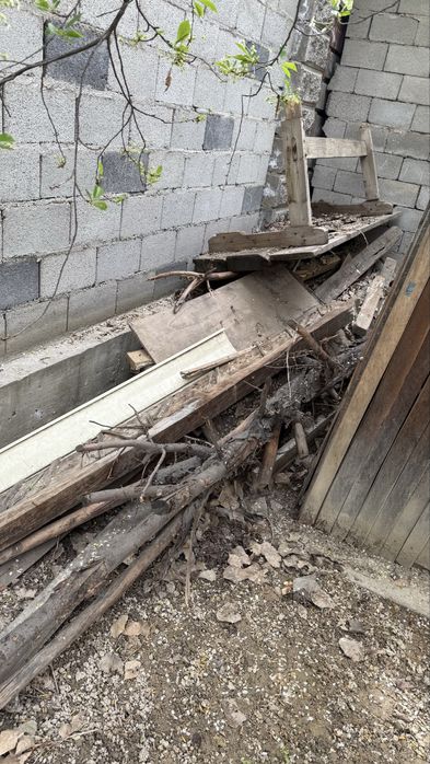 Ағаштар баняға жаққанға