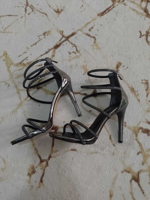 нови бални обувки 38н. и чанта 95 лв