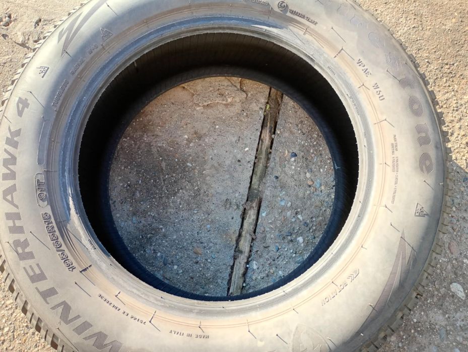 Cauciucuri de iarna Firestone 195/65R15 aproape noi