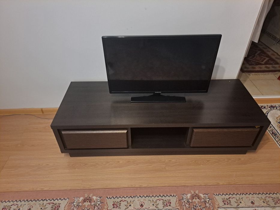 Тв-тумба новая (Телевизор в подарок)