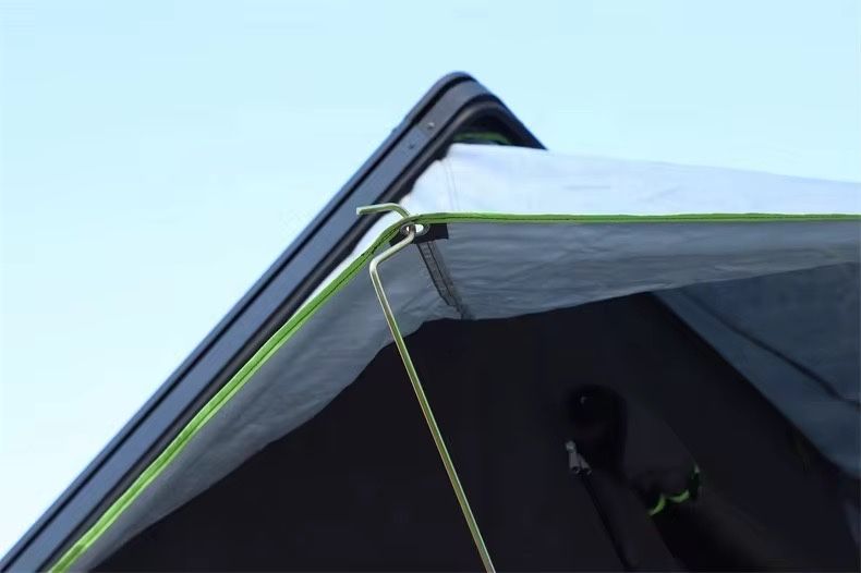 Cort auto Roof Top Hard-Shell pentru 2 persoane – montaj rapid