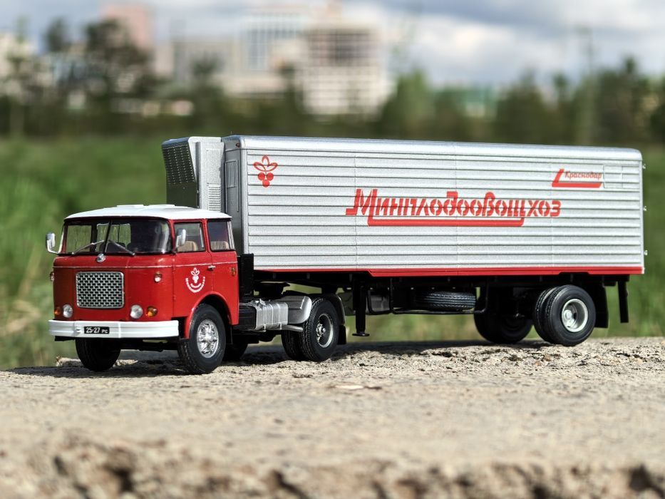 Модель автомобиля Skoda 706 MTTN с полуприцепом ALKA N12CH