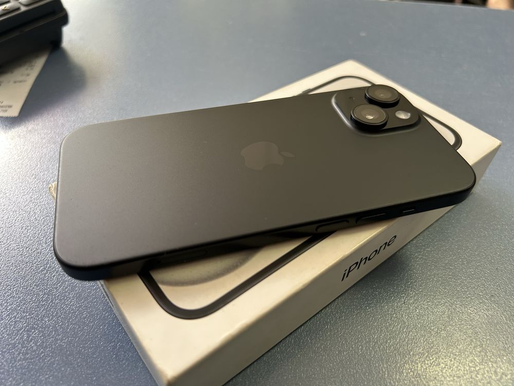 Iphone 15 два месеца гаранция