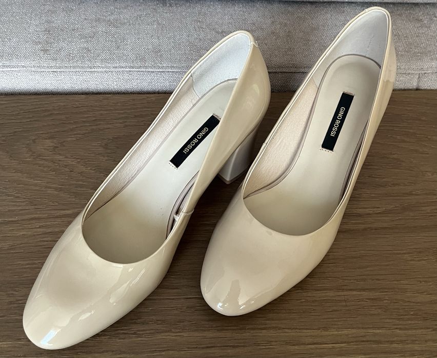 Обувки на ток лачена естествена кожа