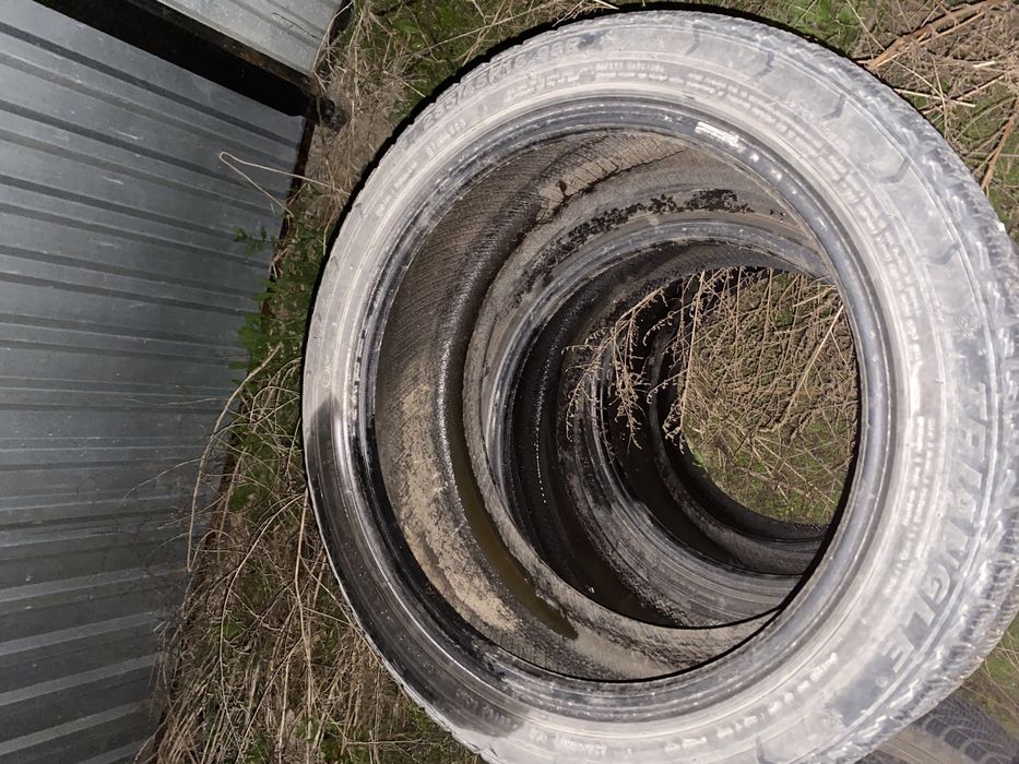 Продам шины 235/45/18