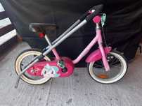 Bicicleta roz fete cu suport sustinere si roti ajutatoare