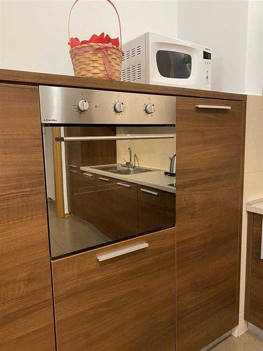 Дава се под наем Двустаен апартамент в Бургас, Изгрев - 57 кв.м за 229.5 € - Снимка #2