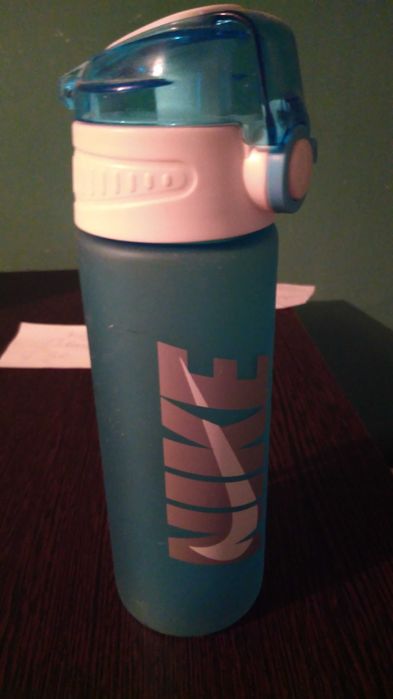 Отдам бутылку для фитнеса