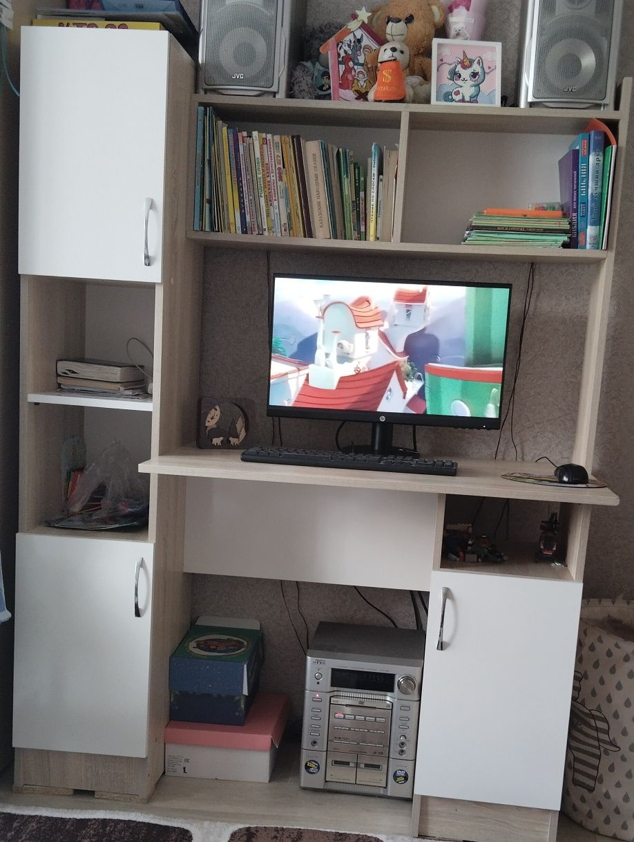 Продаётся компьюторный стол.