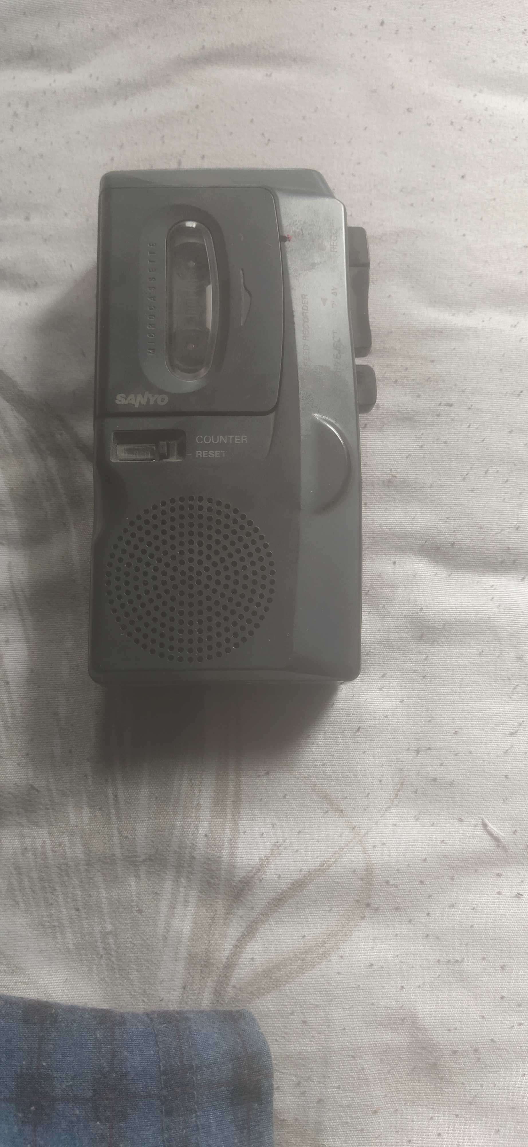 Продам диктофон sanyo из японии