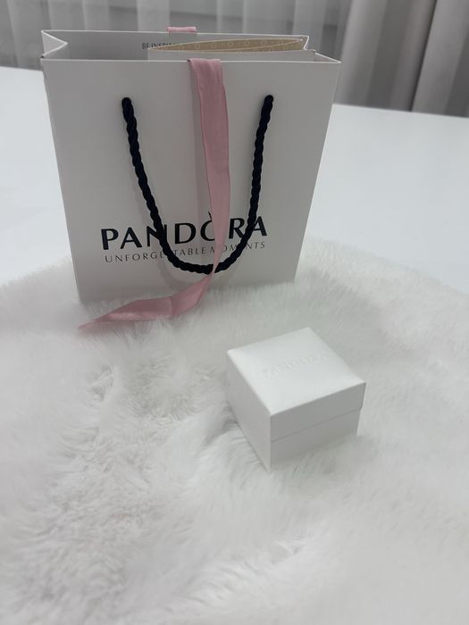 Кольцо Pandora, белое сердцо