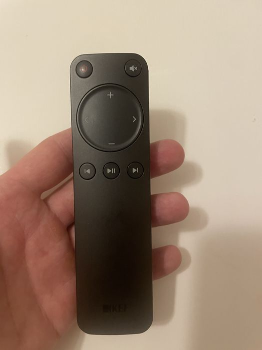 Telecomanda pentru sistemul de boxe Kef