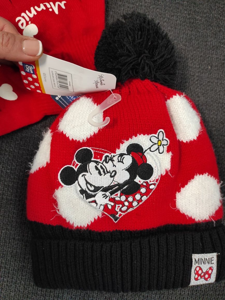 Оригинален  комплект шапка и ръкавици Disney Minnie Mouse 5,6,7 г