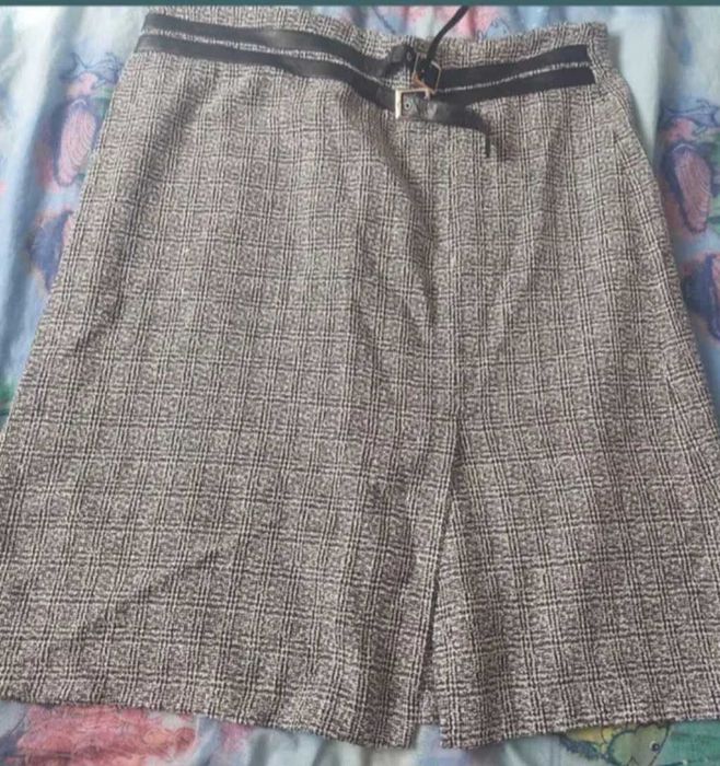 Fustă casual/oficce  sezon multiplu h