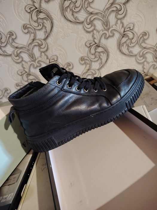 Продам зимние кожаные сапожки