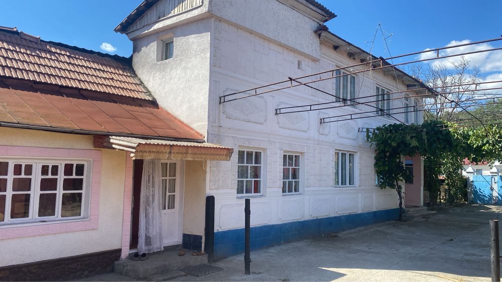 CASA DE VANZARE P+1 în Bogdanesti, jud. Bacau, pe Strada Principală.