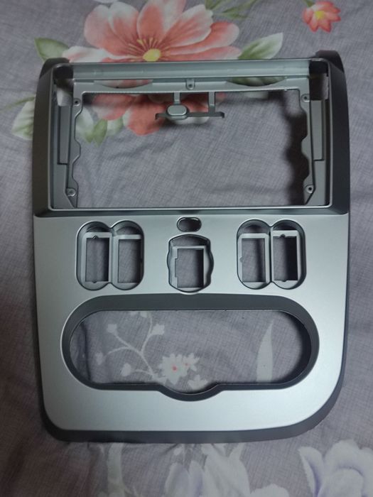 Рамка под магнитолу 9" для Renault sandero 1