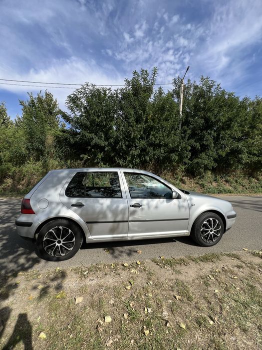 VW Golf 4 • 1.4 benzină • 2002 • Germania • Cârlig