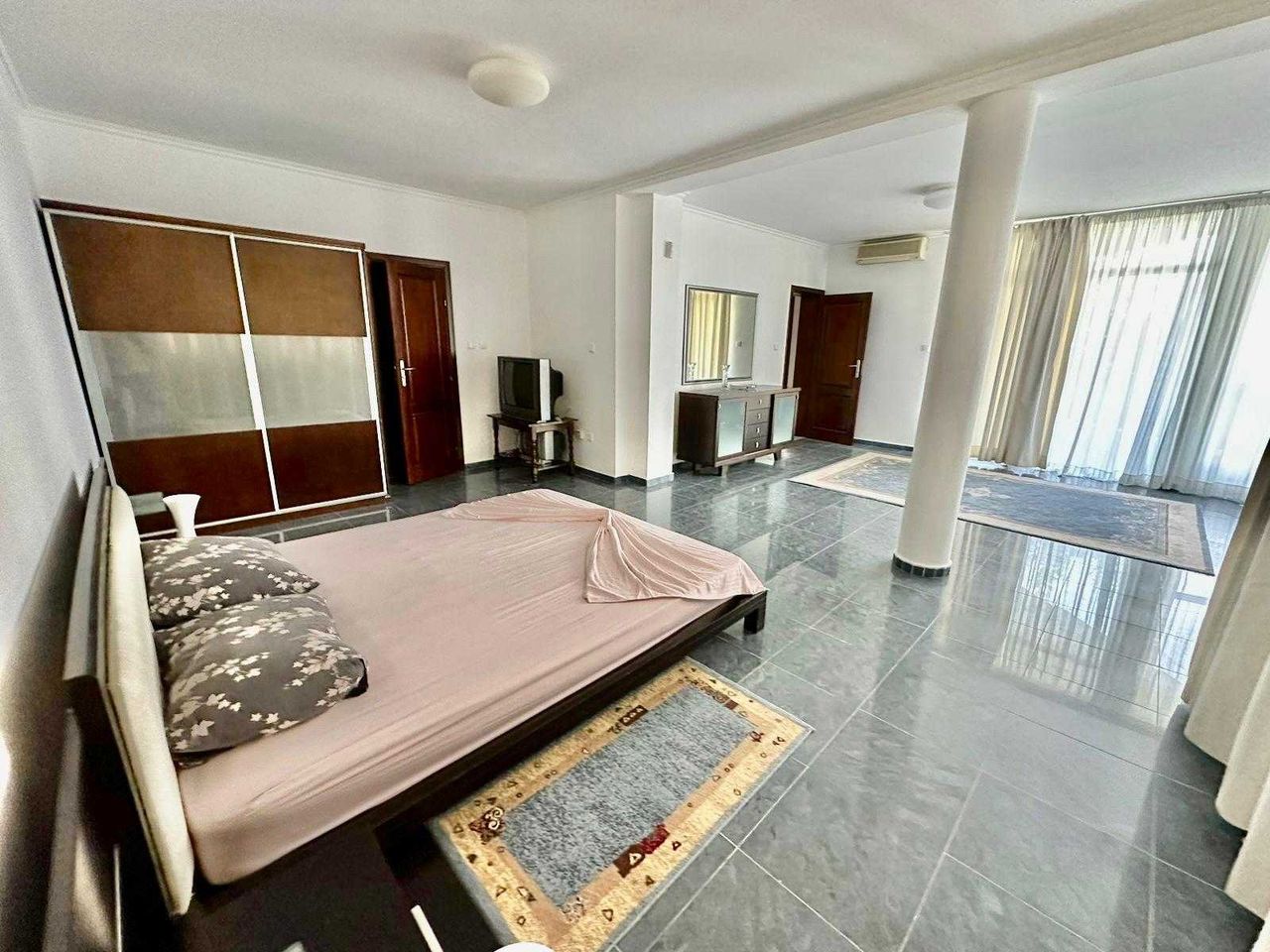 Продава се Многостаен апартамент в к.к. Слънчев бряг - 262 кв.м за 1138 €/кв.м - Снимка #11