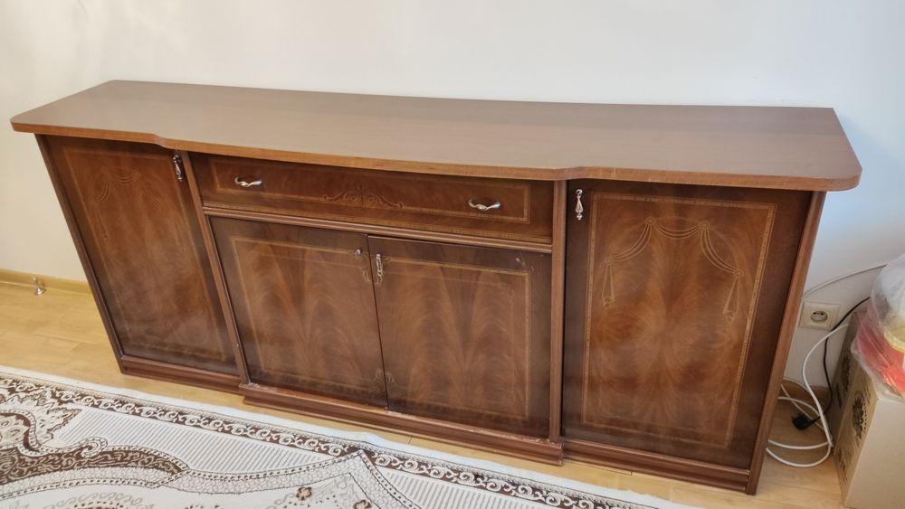 Продам комод (Италия) Срочно