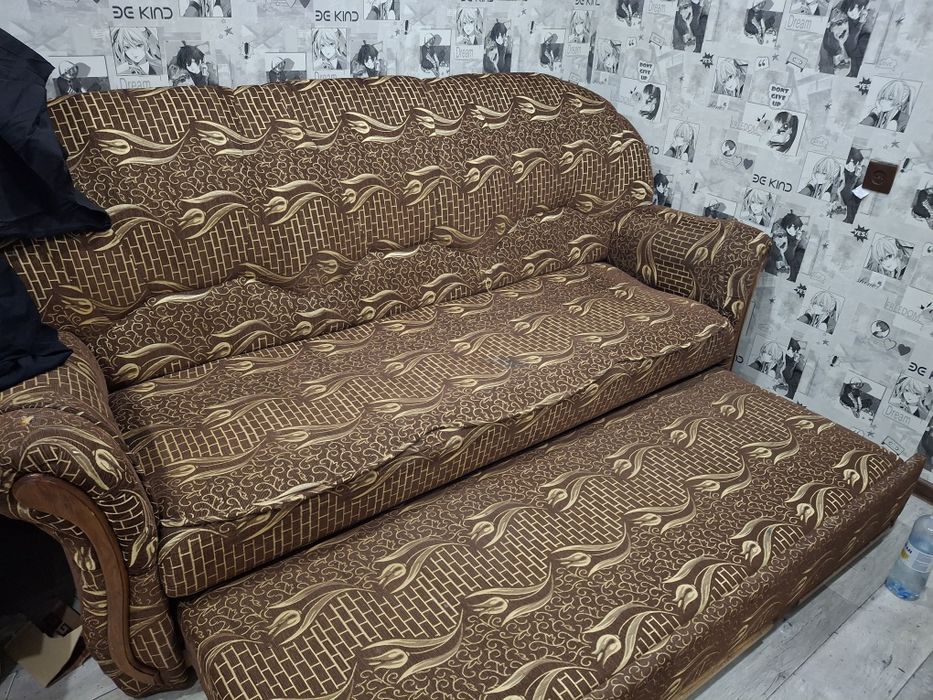 Продаётся Диван в хорошем состоянии полностью рабочий