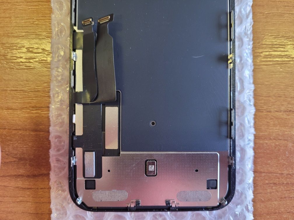 iPhone XR Дисплей + Оборудван заден капак .