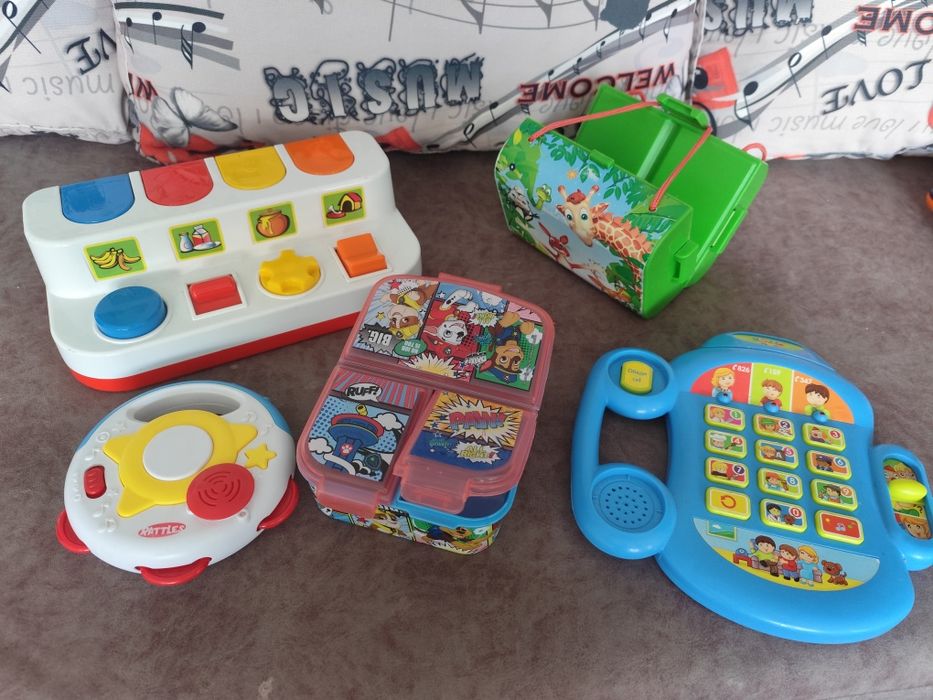 Кутии за храна  и музикални/образовтелни  играчки