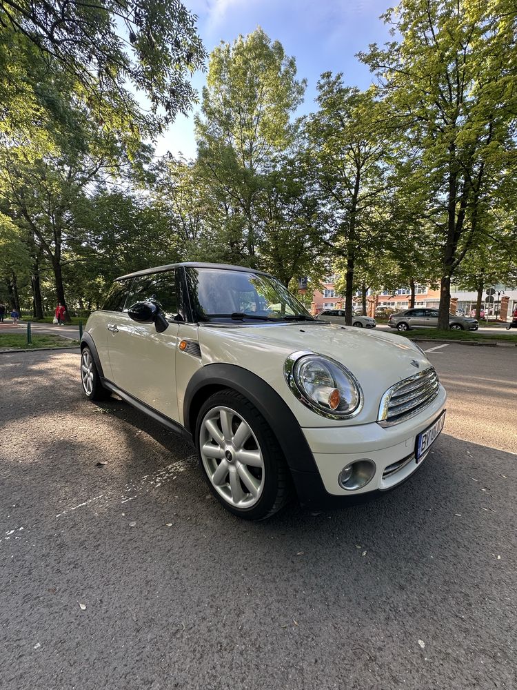 Mini Cooper 1,4 benzina