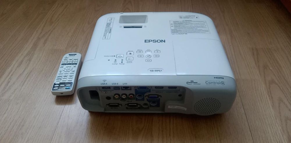 Video proiector EPSON EB990U