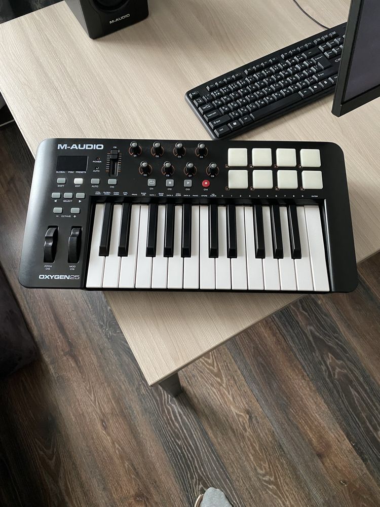 Продам Midi-клавиатура от M-Audio