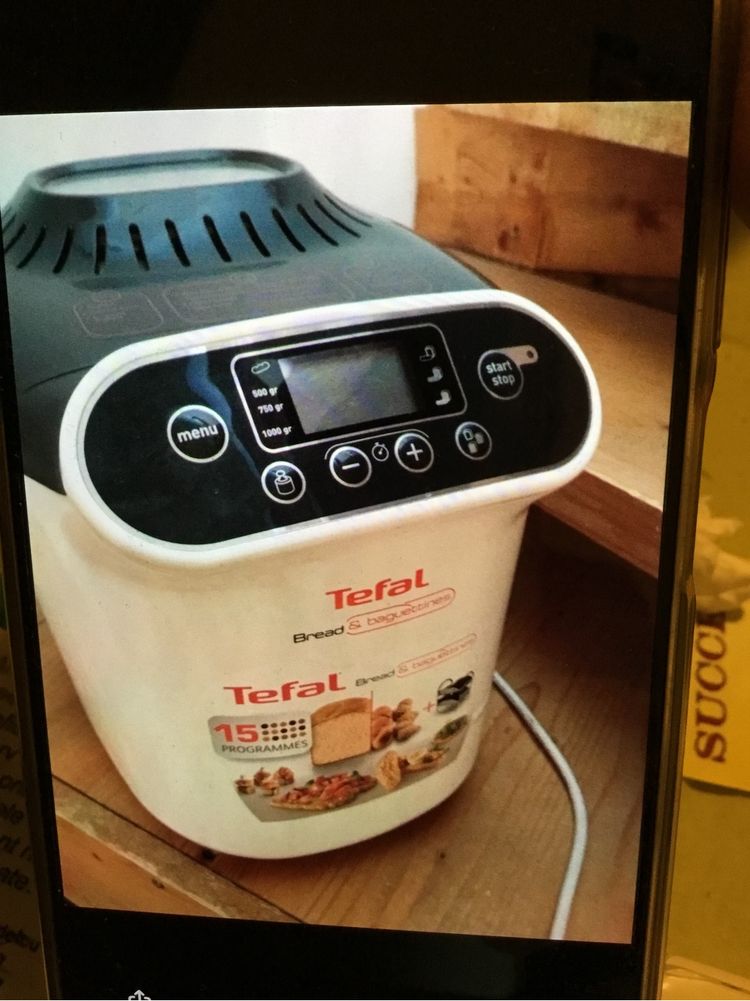 Masina de paine tefal  15 programe 199 ron