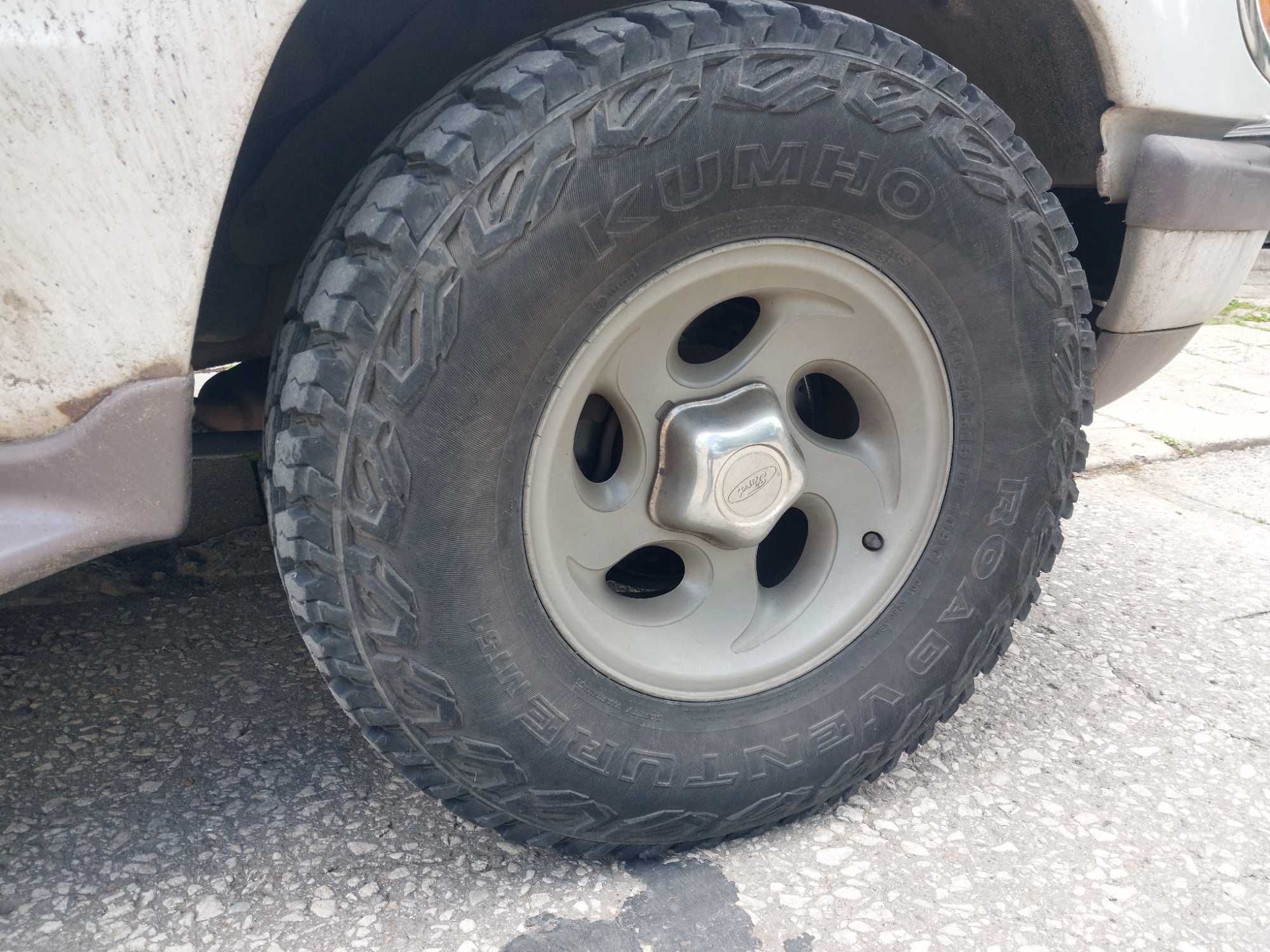 31x10.5 R15 Kumho Road Venture mt51