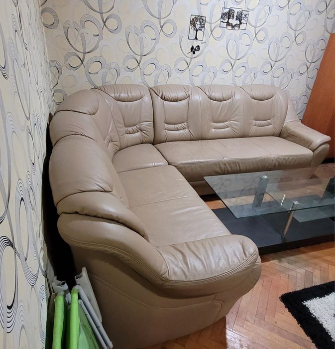 Кожен ъглов диван