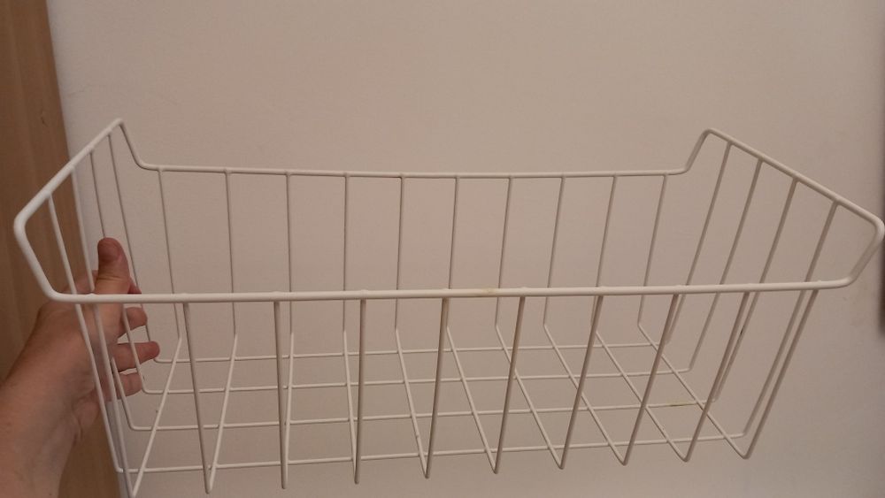 Vând lada frigorifica Zanussi 210 L