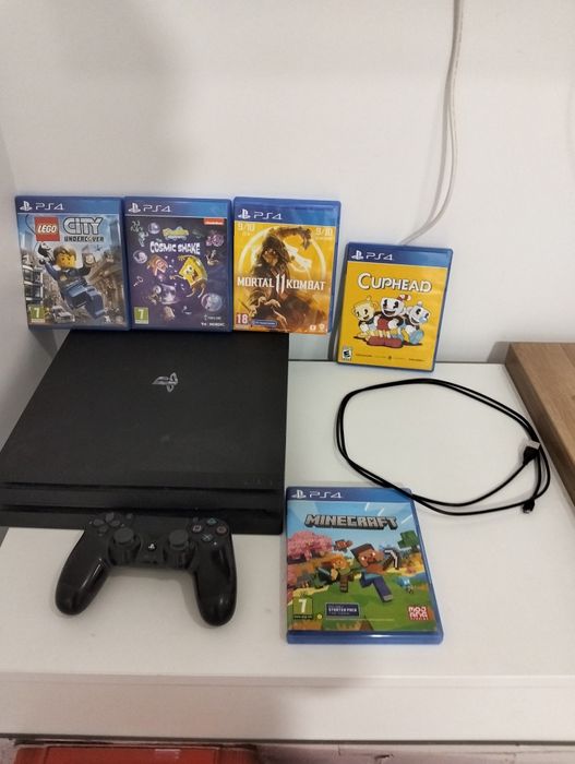 Vând PS 4 PRO cu jocuri