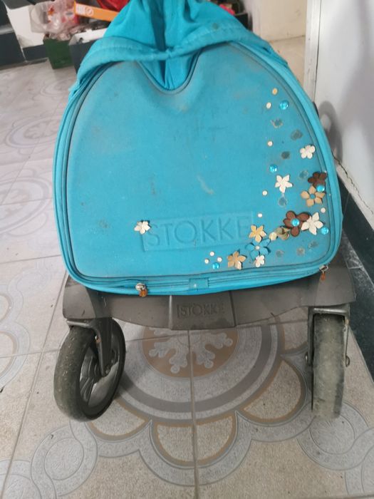 Carucior Stokke cu accesorii