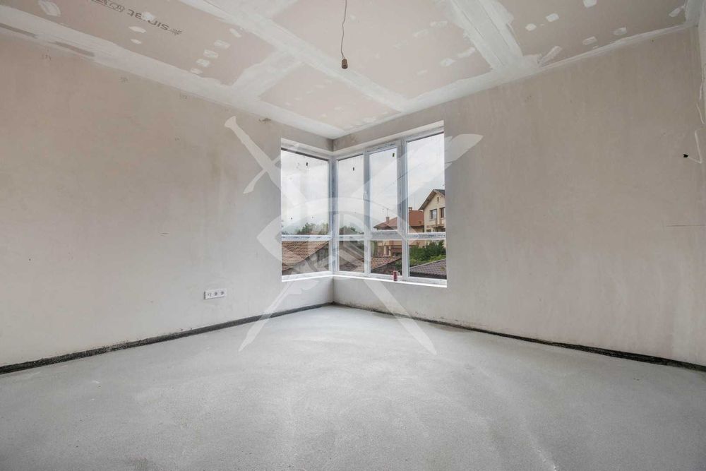 Тристаен апартамент в кв. Враждебна № 39005