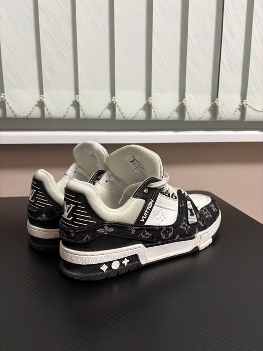 Обувки Louis Vuitton