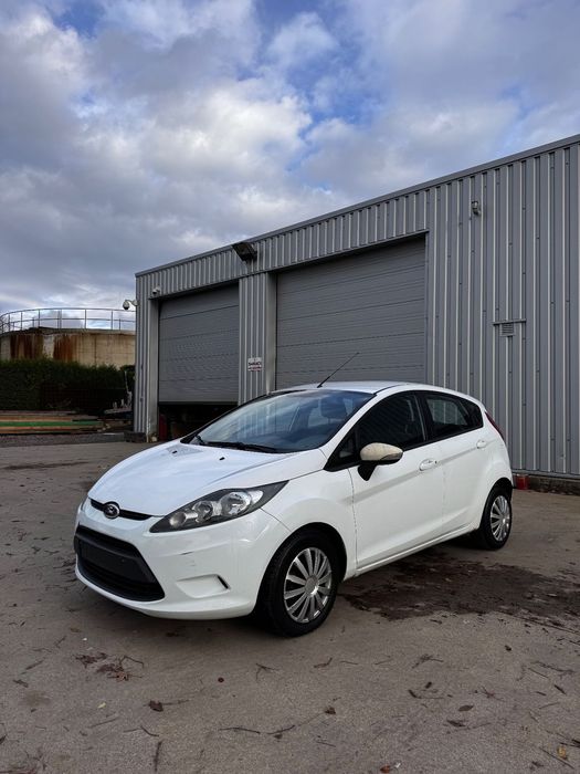 Ford Fiesta Ford Fiesta 1.6 TDCi • 2010 • 219 mii km • Albă • Ideală pentru export