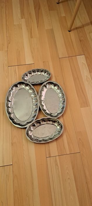 Vind 4 platouri , material inoxidabil